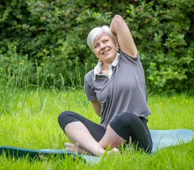 Vrouw doet aan yoga